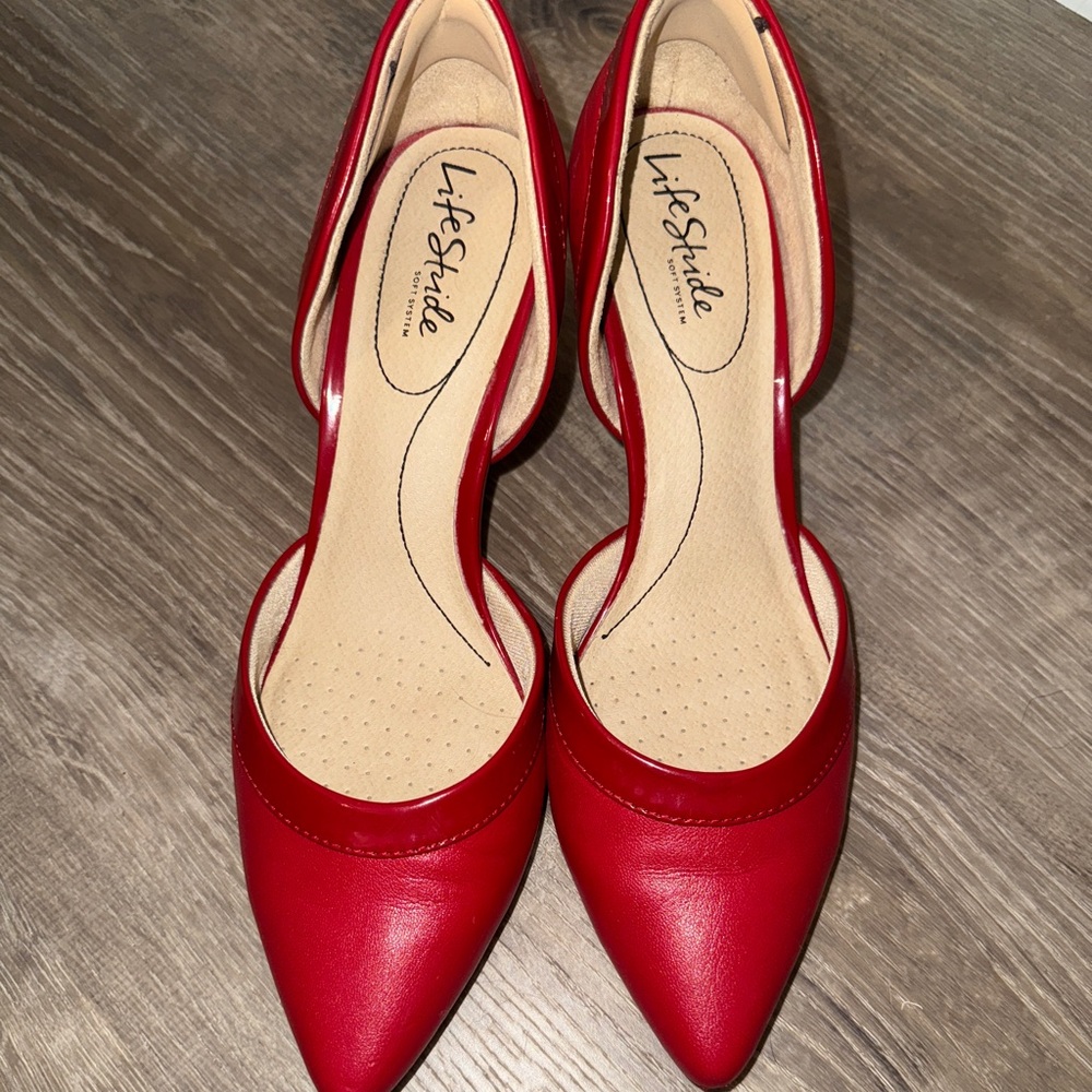 Life Stride Women's Scarlet Heels